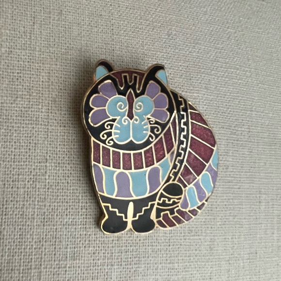 Barbara Lavallee Jewelry - Barbara Lavallee @Artique LTD,  enamel Kitty Cat Pin Brooch
